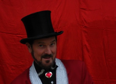 Ledniczky Bélával, művésznevén Belloni kolozsvári bűvészmesterrel beszélgettem